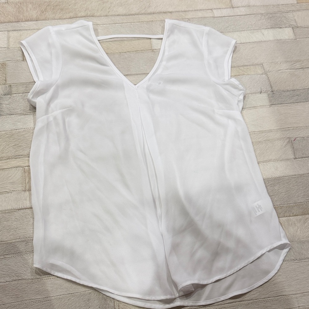 DR 2 White V-Neck Cap Sleeve Women's Top